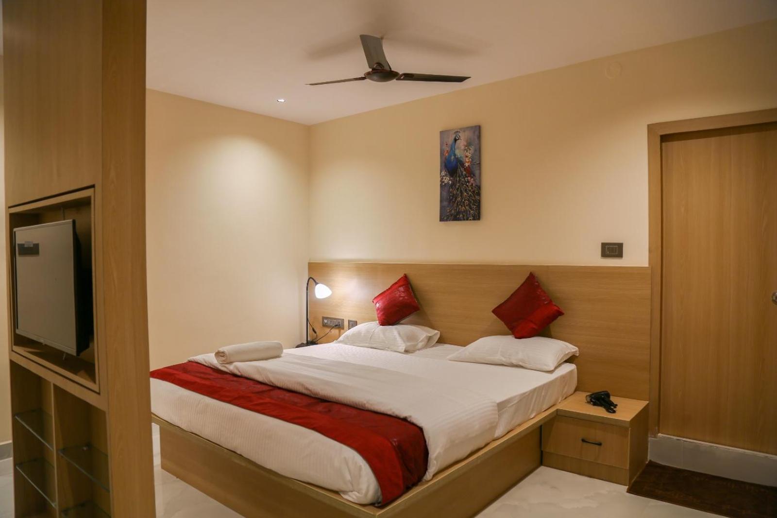 Lumis Studio Apartment Hyderabad Exterior photo